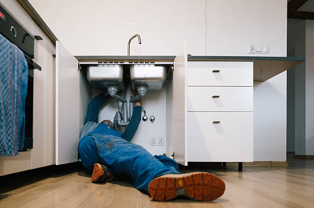 Professional Leak Detection technician working in Cordova, AL